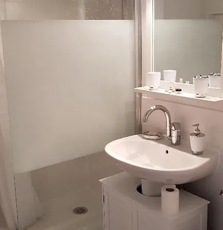 Les Rochers De Vallieres, De 35 M2 Avec 1 Chambre, Terrasses, Jardin 140 M2, Vue Panoramique Face A L'ocean !