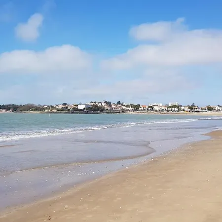 Les Rochers De Vallieres, De 35 M2 Avec 1 Chambre, Terrasses, Jardin 140 M2, Vue Panoramique Face A L'ocean !